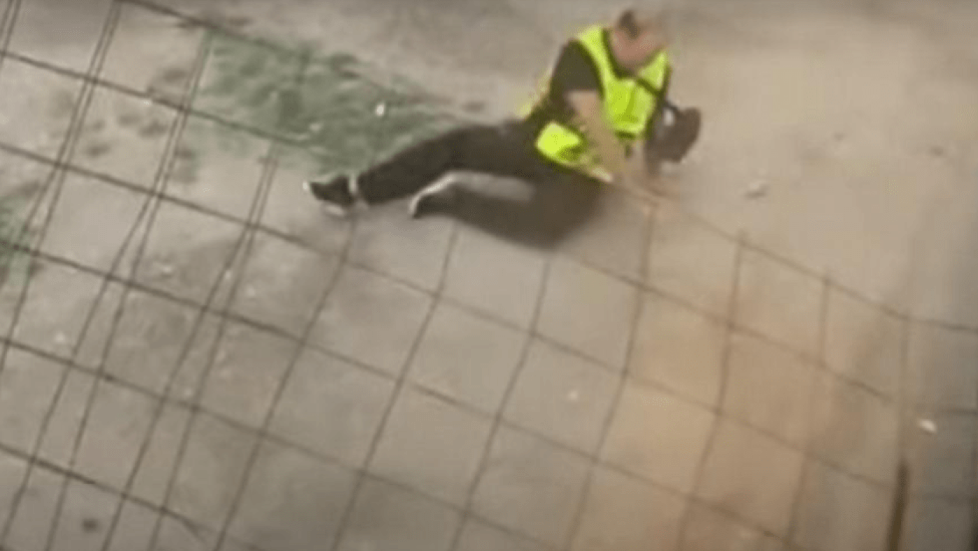 Λεωφορείο της Γουέστ Χαμ έριξε κάτω υπάλληλο στο «Καραϊσκάκης»