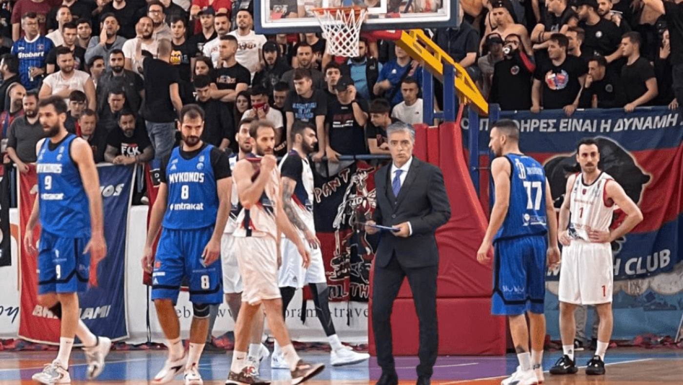 Ο ΑΟ Μυκόνου τρολάρει τον Νίκο Ευαγγελάτο «βάζοντας» τον στο παρκέ