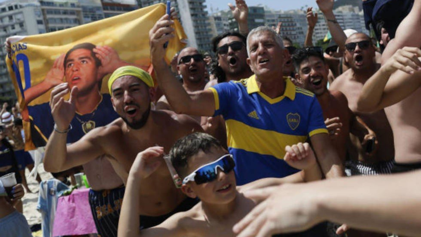 Copa Libertadores: Μετά το ξύλο, πανηγυρισμοί των οπαδών της Μπόκα στην Copacabana