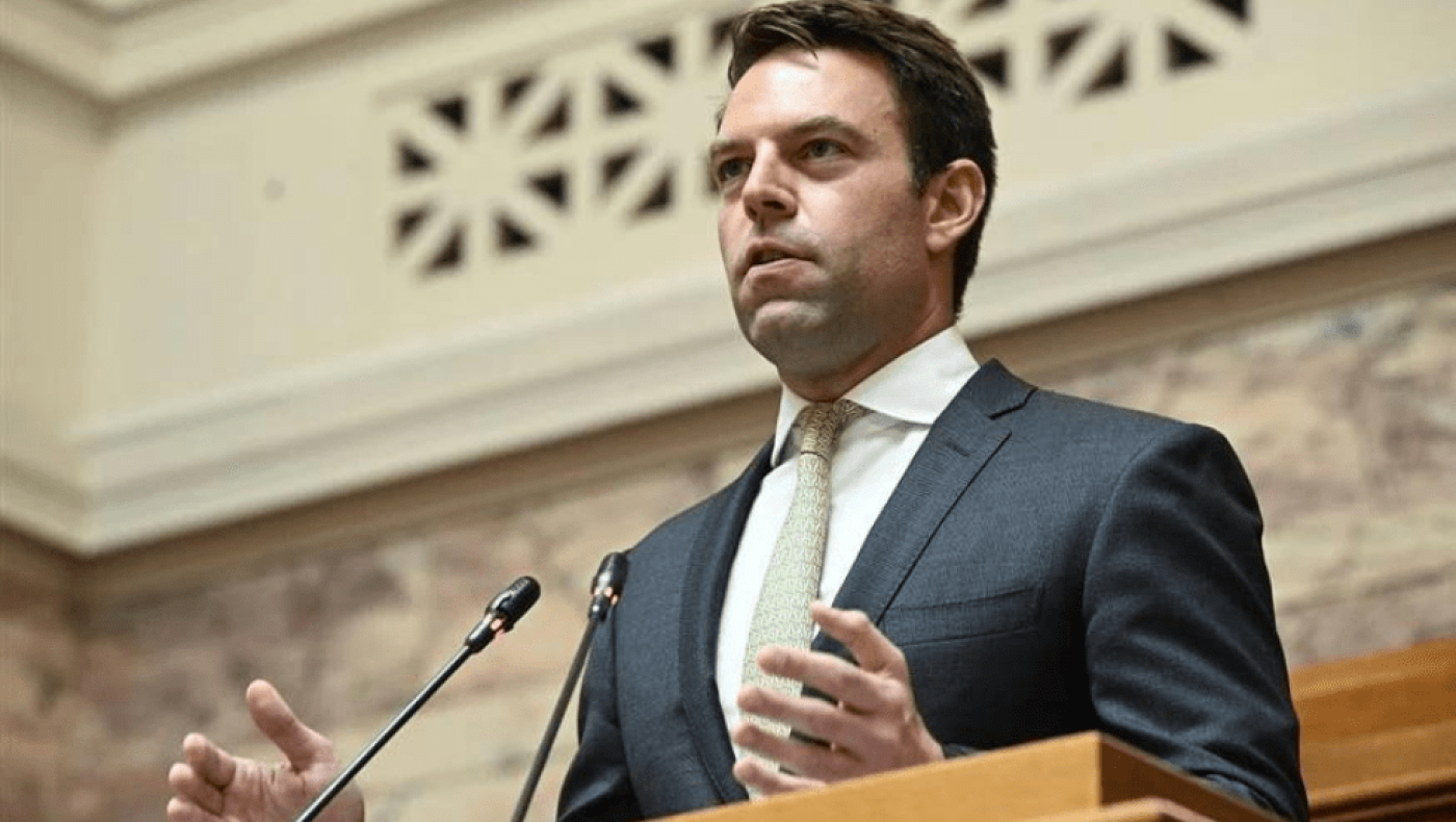 Τέμπη - Κασσελάκης: Ζητά την αποπομπή Γεωργιάδη - «Προσβάλλει τη μνήμη των θυμάτων»