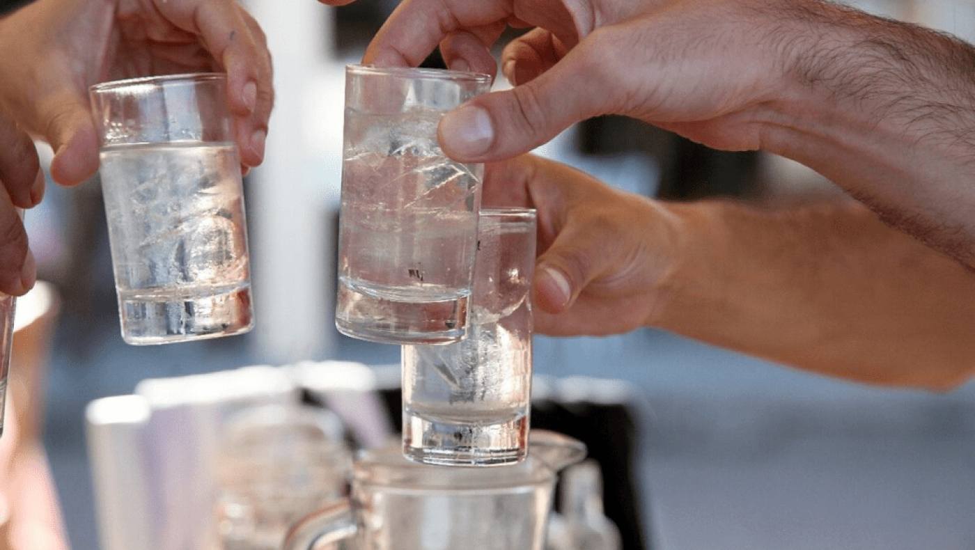 Γιορτή τσίπουρου στην Τούμπα, με άφθονο ποτό και μεζέδες