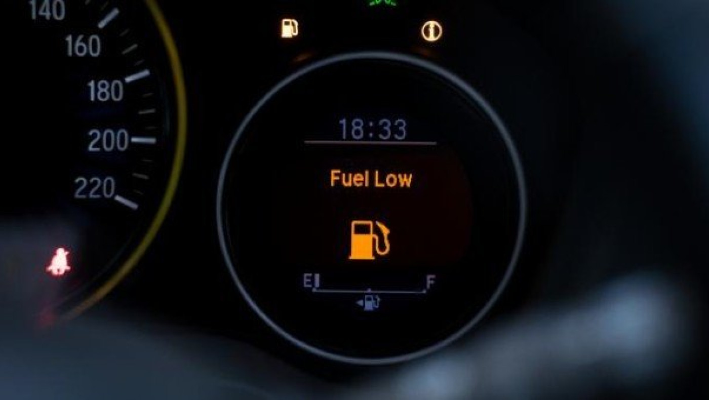 Λαμπάκι καυσίμου στο αυτοκίνητο - Πόσα χιλιόμετρα μπορείς να κινηθείς με άδειο ρεζερβουάρ