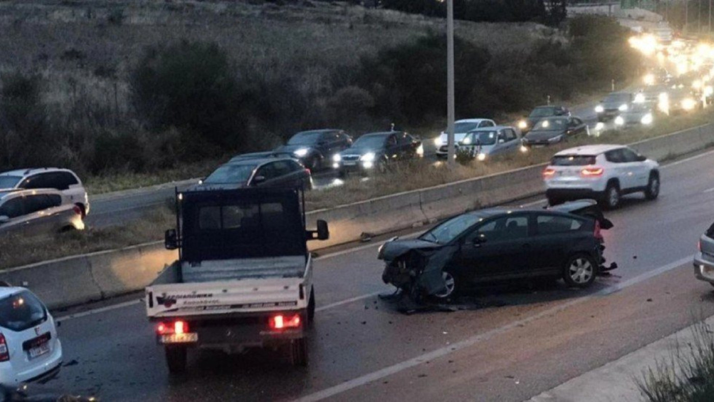 Θεσσαλονίκη: Καραμπόλα πέντε οχημάτων στον Περιφερειακό!