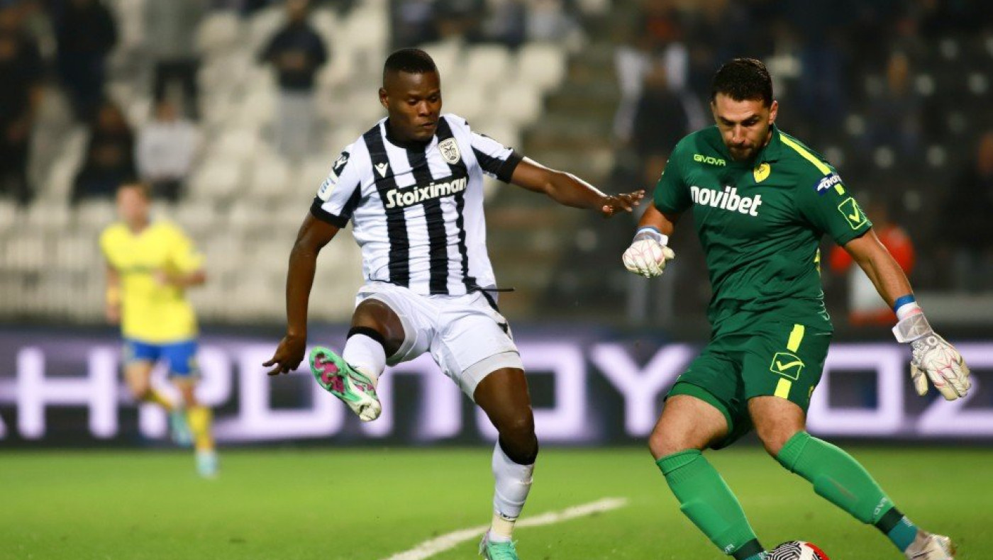 Καταπληκτική συνεργασία και γκολ με το τακουνάκι από τον Σαμάτα για το 1-1 του ΠΑΟΚ