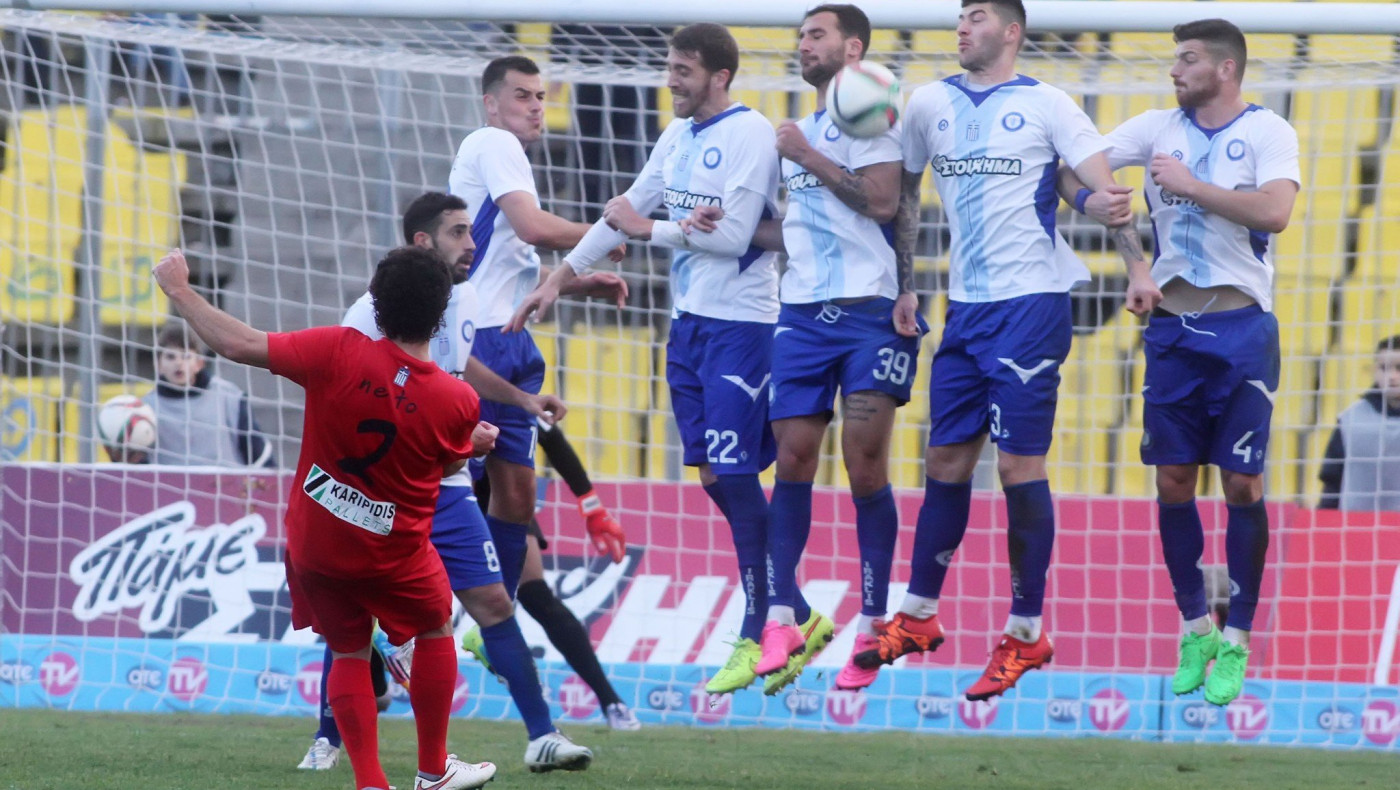 Επειγόντως να σπρώξει την μπάλα κάποιος μέσα