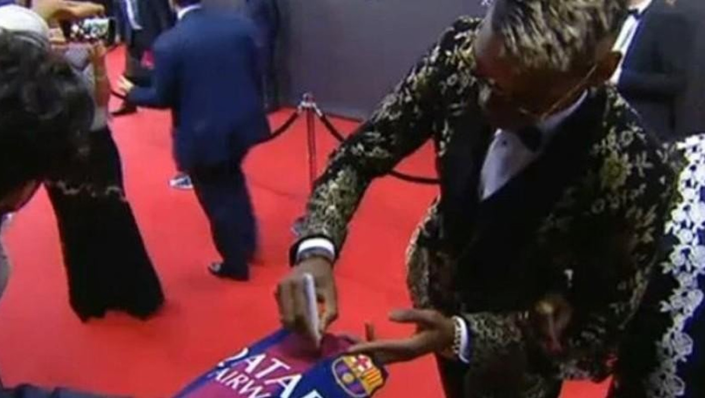 Ψηφίζει Μπάρτσα ο Πογκμπά!