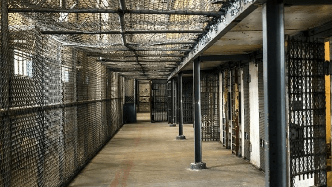 Φυλακή μετατράπηκε σε βίλα...οργίων: «Αν δεν κάνω σεξ, δεν μπορώ να δουλέψω» έλεγε δεσμοφύλακας