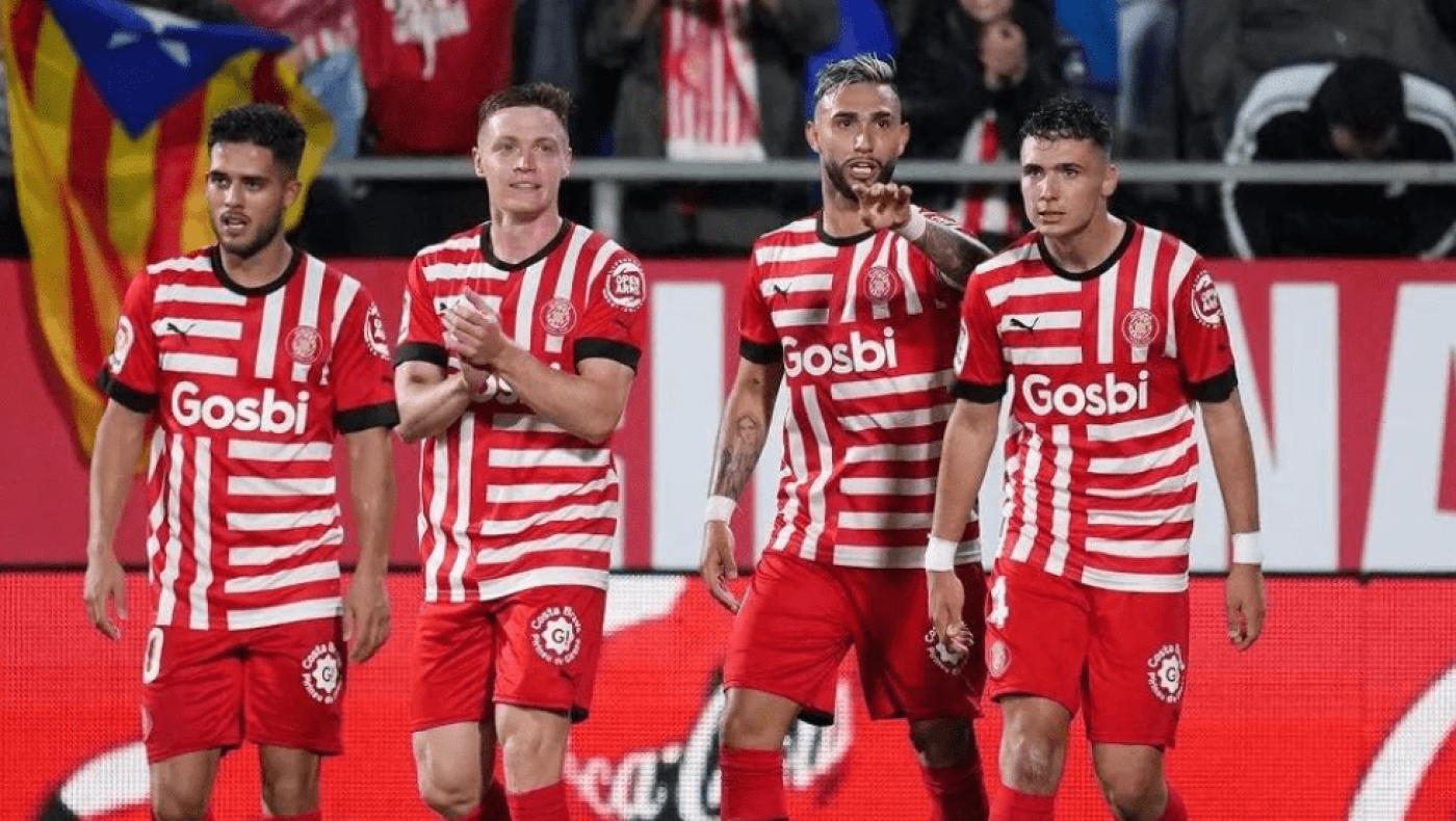 Η Τζιρόνα πρωτοπορεί και κάνει προπόνηση σε γήπεδο γκολφ