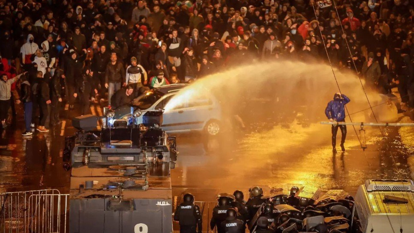 Βουλγαρία-Ουγγαρία: Συγκρούσεις σώμα με σώμα έξω από το γήπεδο