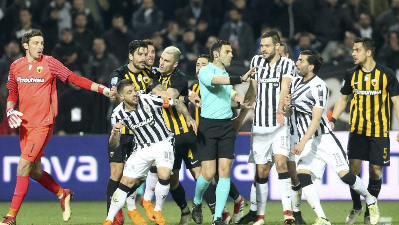 Ο Κομίνης; Και ξύνει πληγές, ξύνεται και σε γκλίτσες…