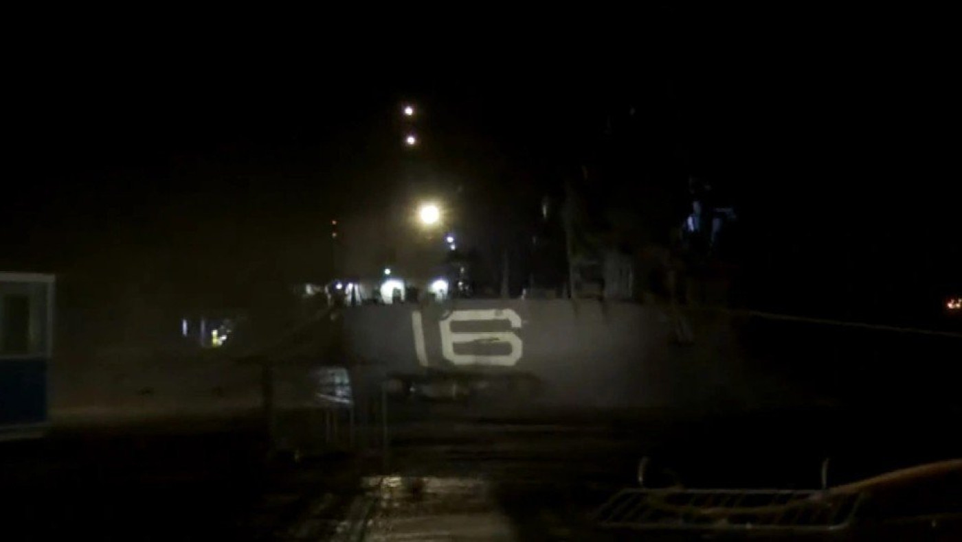 Θεσσαλονίκη: Ρήγμα στο ιστορικό αντιτορπιλικό «Βέλος» εξαιτίας της θαλασσοταραχής στον Θερμαϊκό