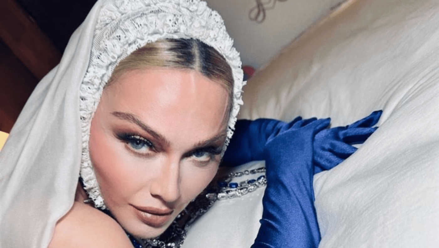 Madonna: Προκαλεί ξανά το Βατικανό - Φόρεσε αμφιλεγόμενο φούτερ με τον πάπα Φραγκίσκο