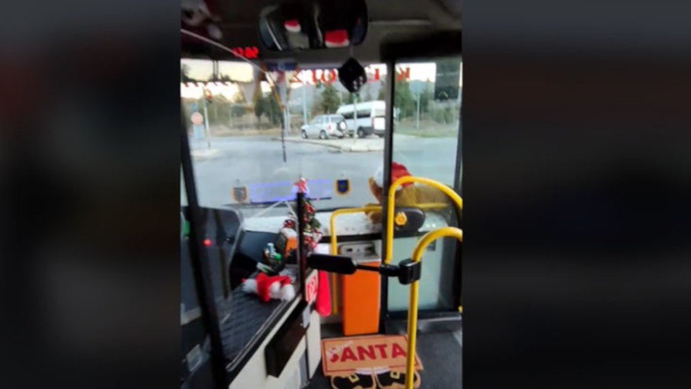 Θεσσαλονίκη: Αυτό είναι το… Χριστουγεννιάτικο αστικό λεωφορείο των ΚΤΕΛ