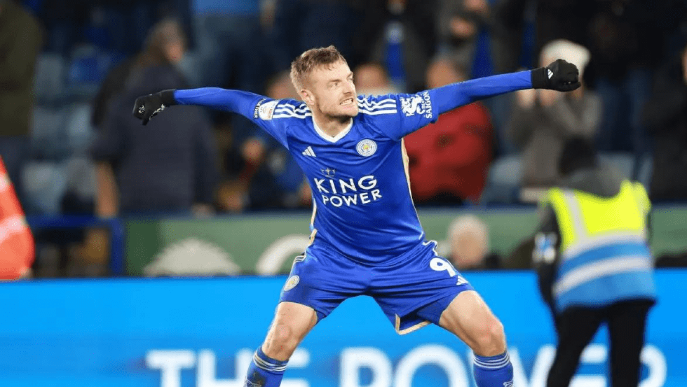 Απίστευτος Βάρντι, έριξε μπουνιά στον εαυτό του για χαμένη ευκαιρία και έπειτα σκόραρε δύο γκολ