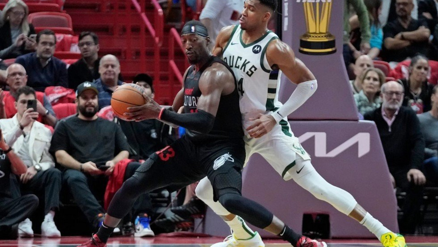 Μπακς για φίλημα και… πρόκριση στο Μαϊάμι