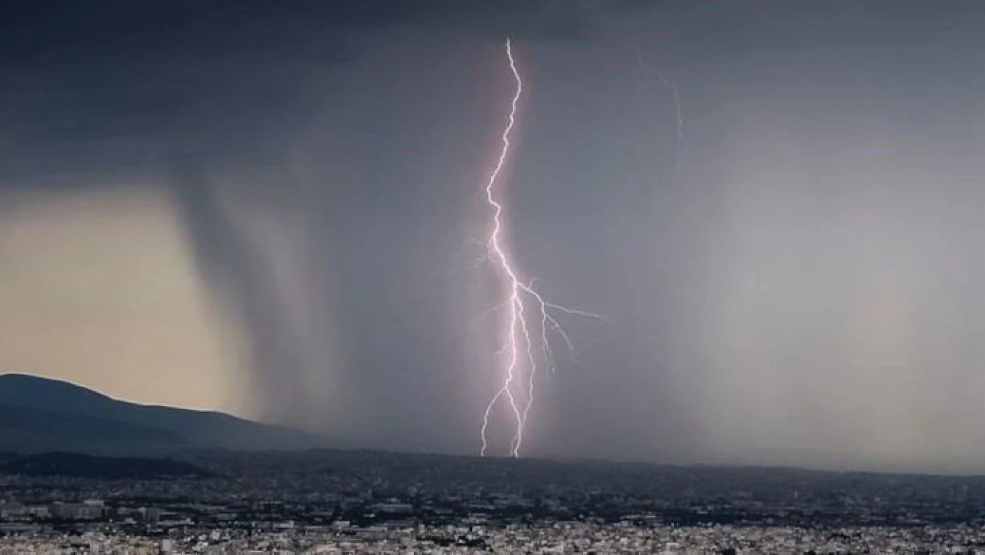 Συνεχίζεται και την Κυριακή (28/9) η κακοκαιρία: Πού θα σημειωθούν βροχές και καταιγίδες