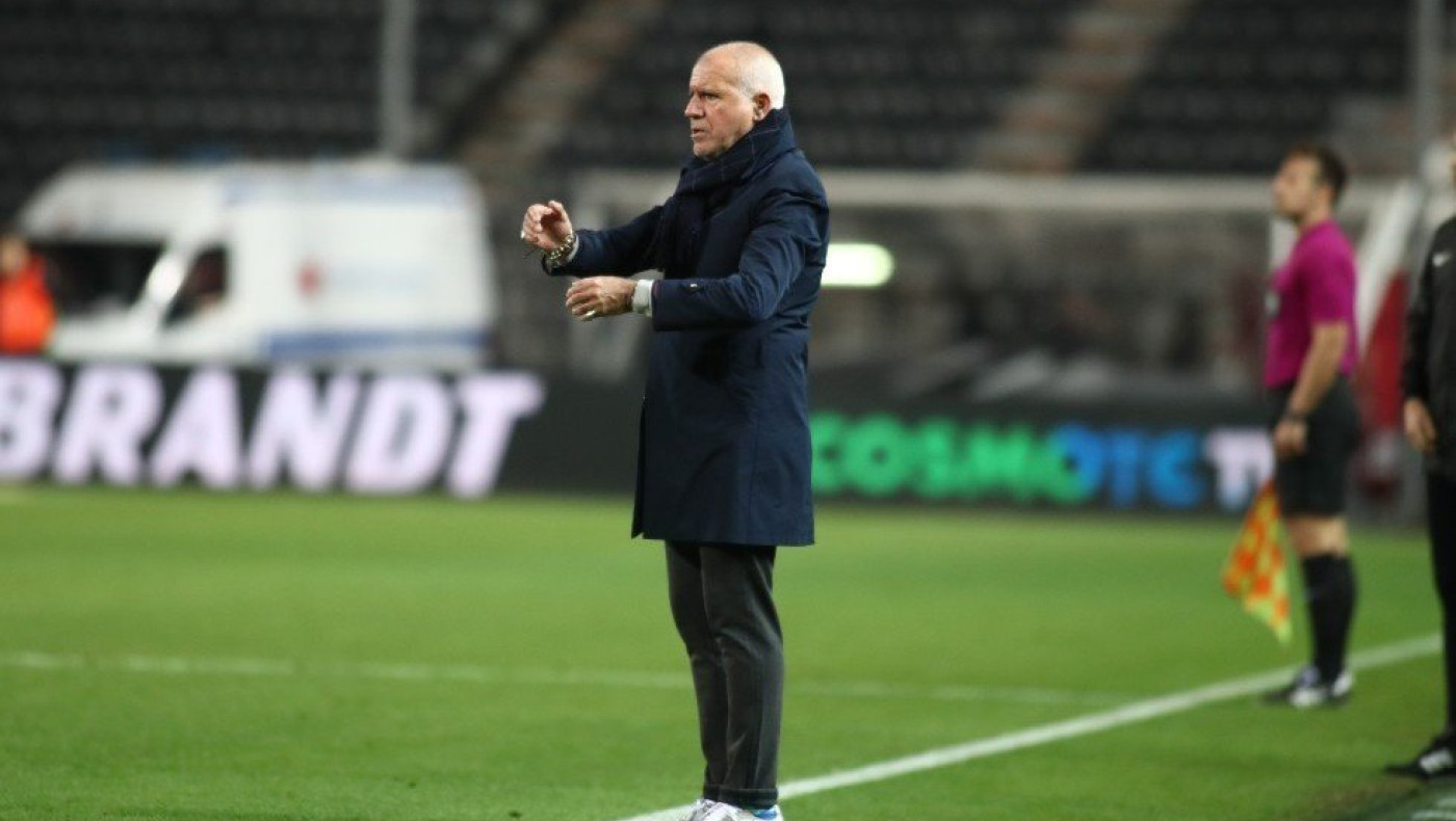 Αναστόπουλος: «Δεν μπορώ να ακούω... άνοιξε διαδρόμους, μάρκαρε, αυτά είναι μπούρδες.  Δουλειά του επιθετικού είναι να σκοράρει»