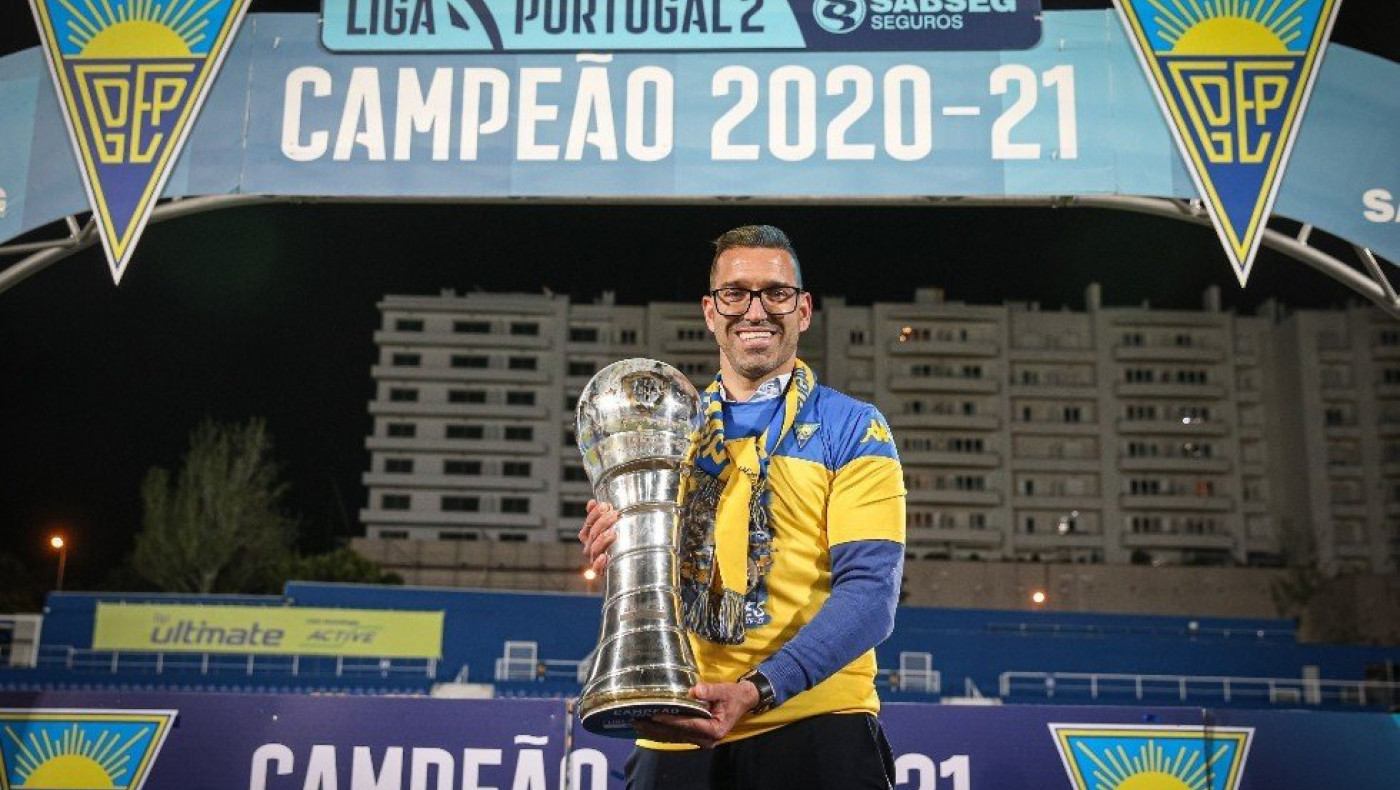 Ολυμπιακός: Έρχεται στην Αθήνα και ανακοινώνεται ο Πέδρο Άλβες