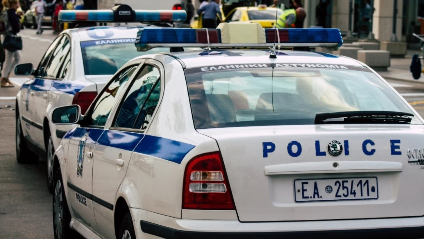 Χαλκίδα: Επ’ αυτοφώρω σύλληψη διευθύντριας και υπαλλήλων της Δ.Ο.Υ.