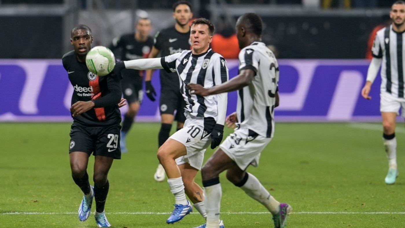 Η... προειδοποιητική βολή του Μουργκ μέσα από την ασπρόμαυρη κερκίδα