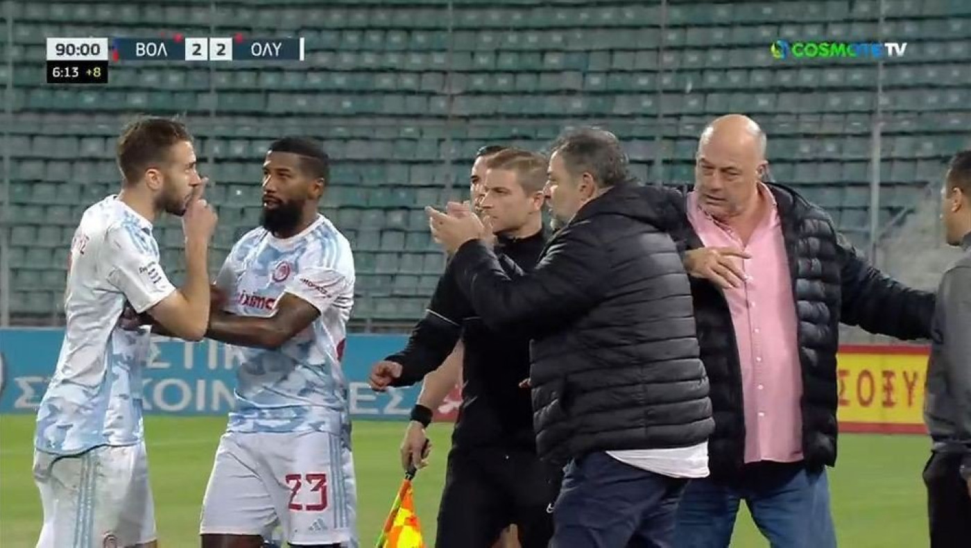 ΔΕΙΤΕ ΤΟ ΒΙΝΤΕΟ: Επέστρεψαν και αντάλλαζαν... πάσες στο Πανθεσσαλικό