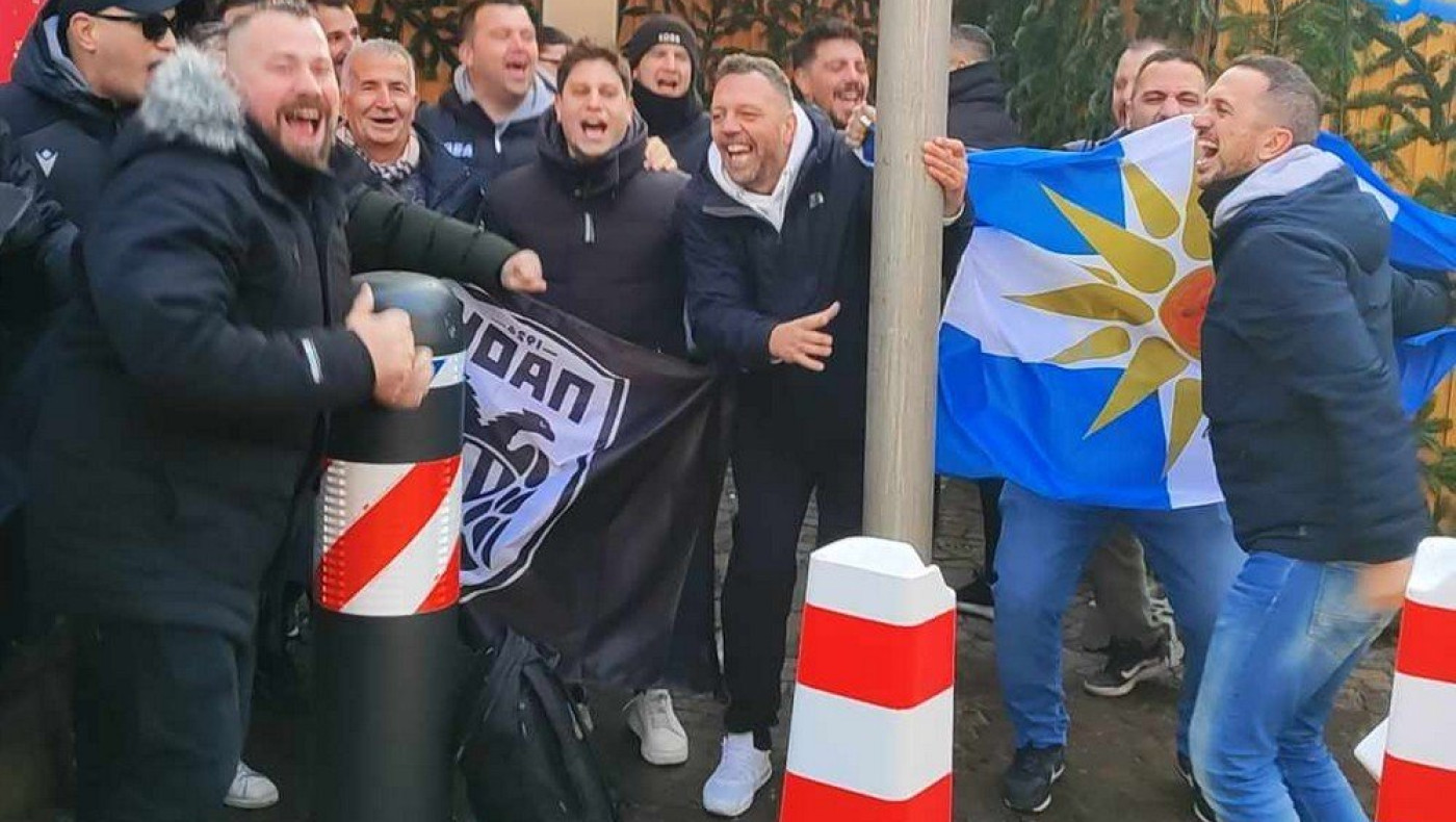 Ασπρόμαυρο πάρτι στο κέντρο της Φρανκφούρτης (pics+vid)