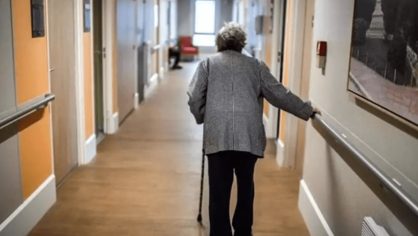 Σοκ σε γηροκομείο: 92χρονη ήπιε κατά λάθος καθαριστικό και πέθανε- Συλλήψεις σε 3 άτομα