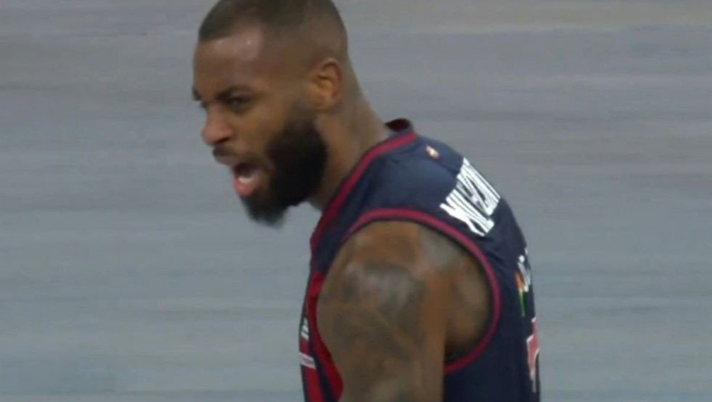 Euroleague: Ο Κόντι Μίλερ-ΜακΙντάιρ κόντεψε να γκρεμίσει την μπασκέτα με απίθανο κάρφωμα