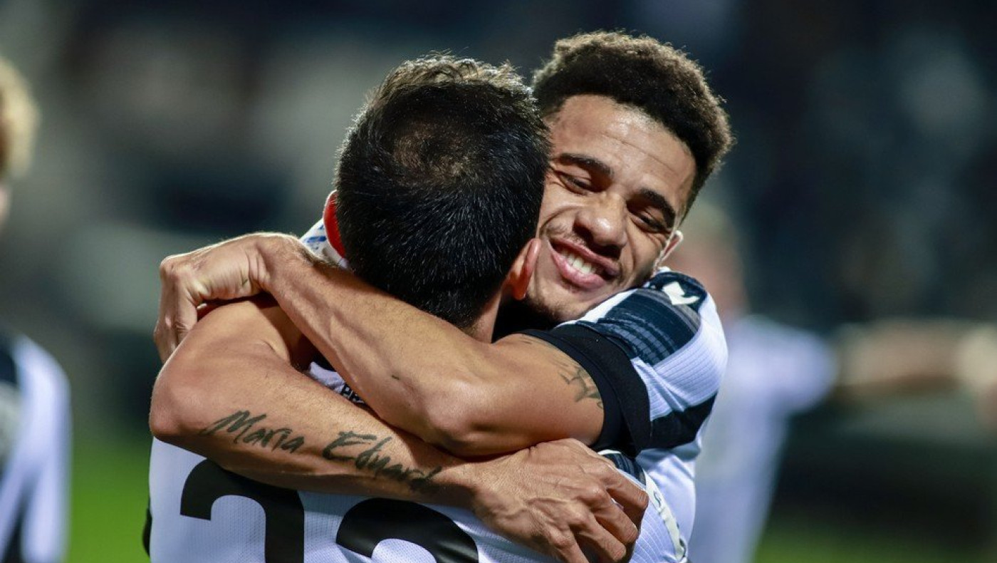 Σάμπα επί δύο στην Τούμπα!