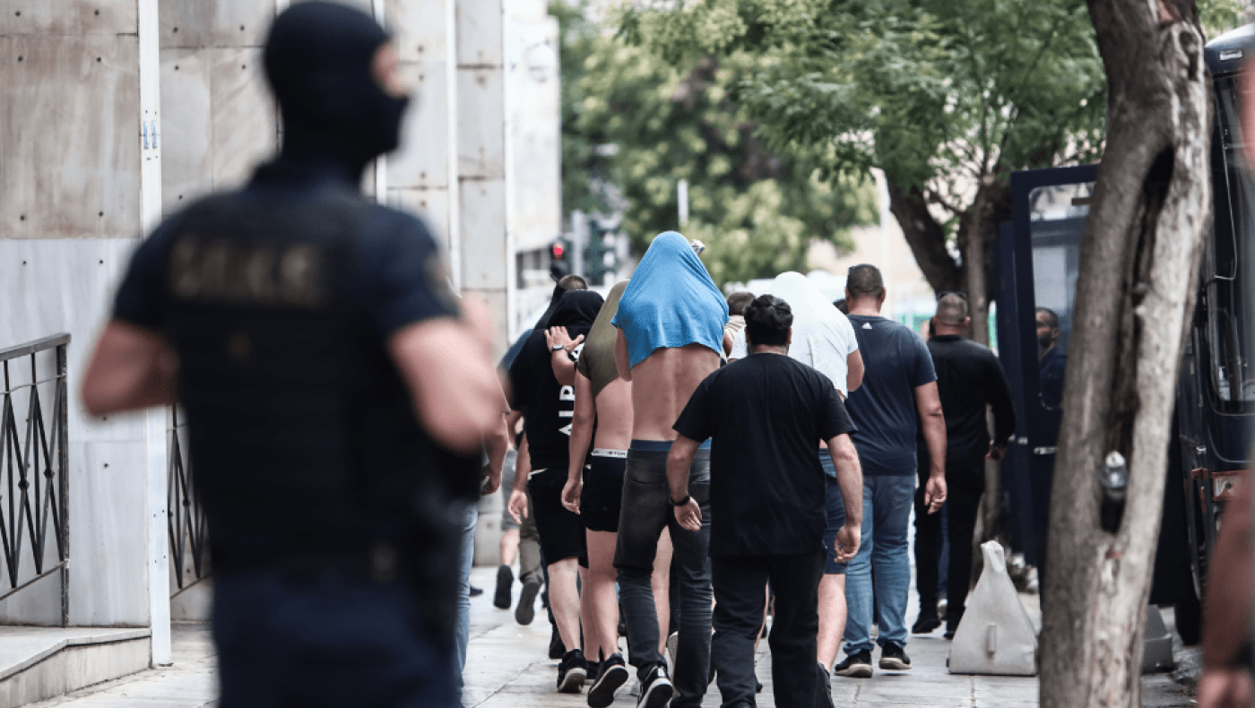 Ρέντης: «Έκανα μ... πρέπει να χτύπησα αστυνομικό» είπε ο 18χρονος στον αδελφό του αφού έριξε τη φωτοβολίδα