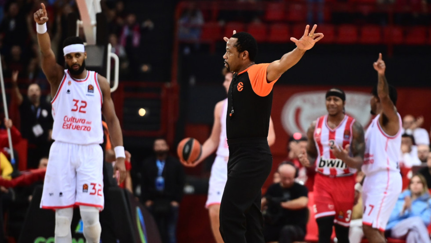 Τζέιμς: «Ένα εισιτήριο δεν σου δίνει το δικαίωμα να είσαι μ@@@ς»