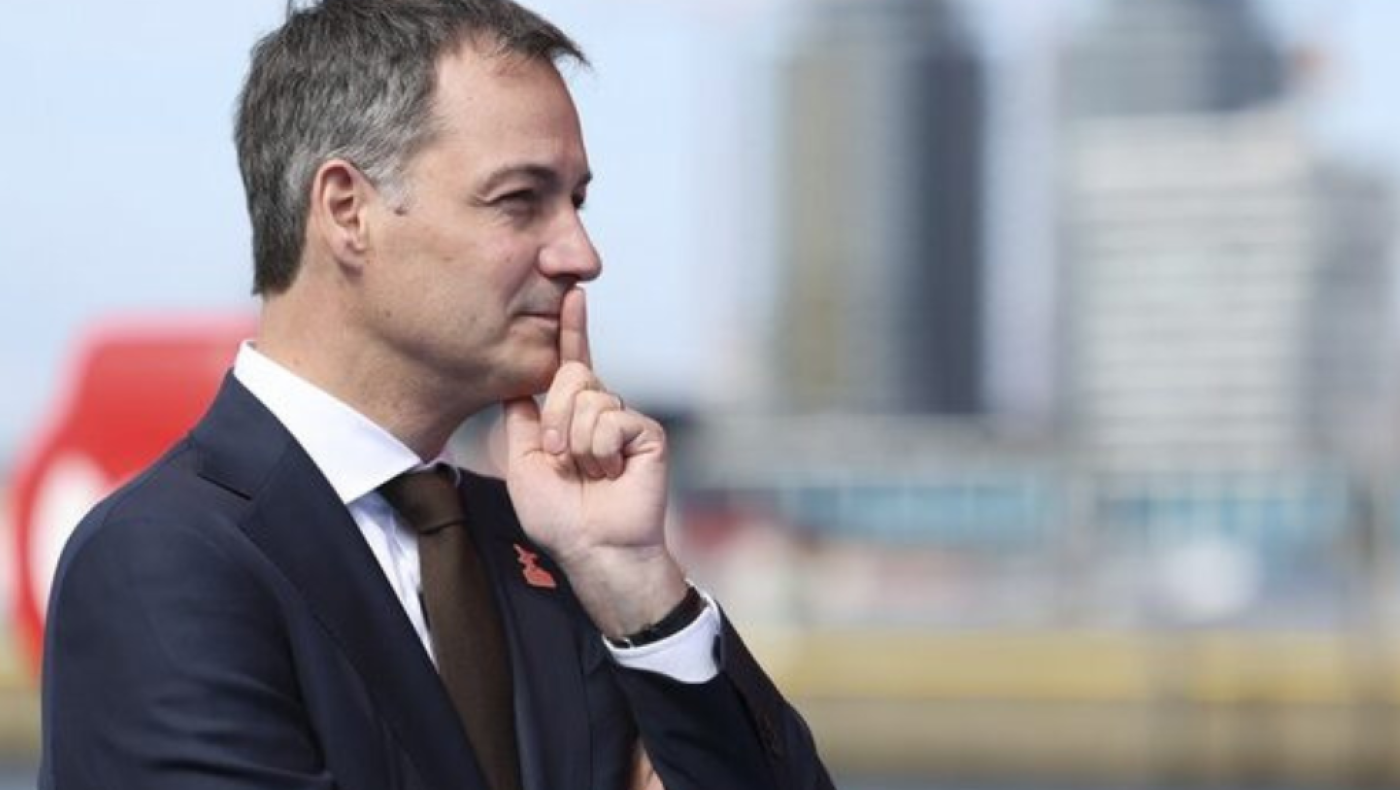 Βέλγος πρωθυπουργός: «Εύχομαι το 2024 είναι να βρει Ντε Μπρόινε και Λουκάκου αγκαλιά με το EURO»