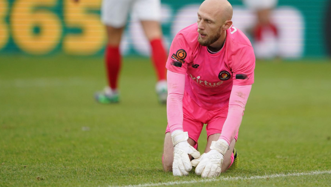 Μαρκ Κάζινς, ο τερματοφύλακας που σκόραρε στην 5η κατηγορία της Αγγλίας