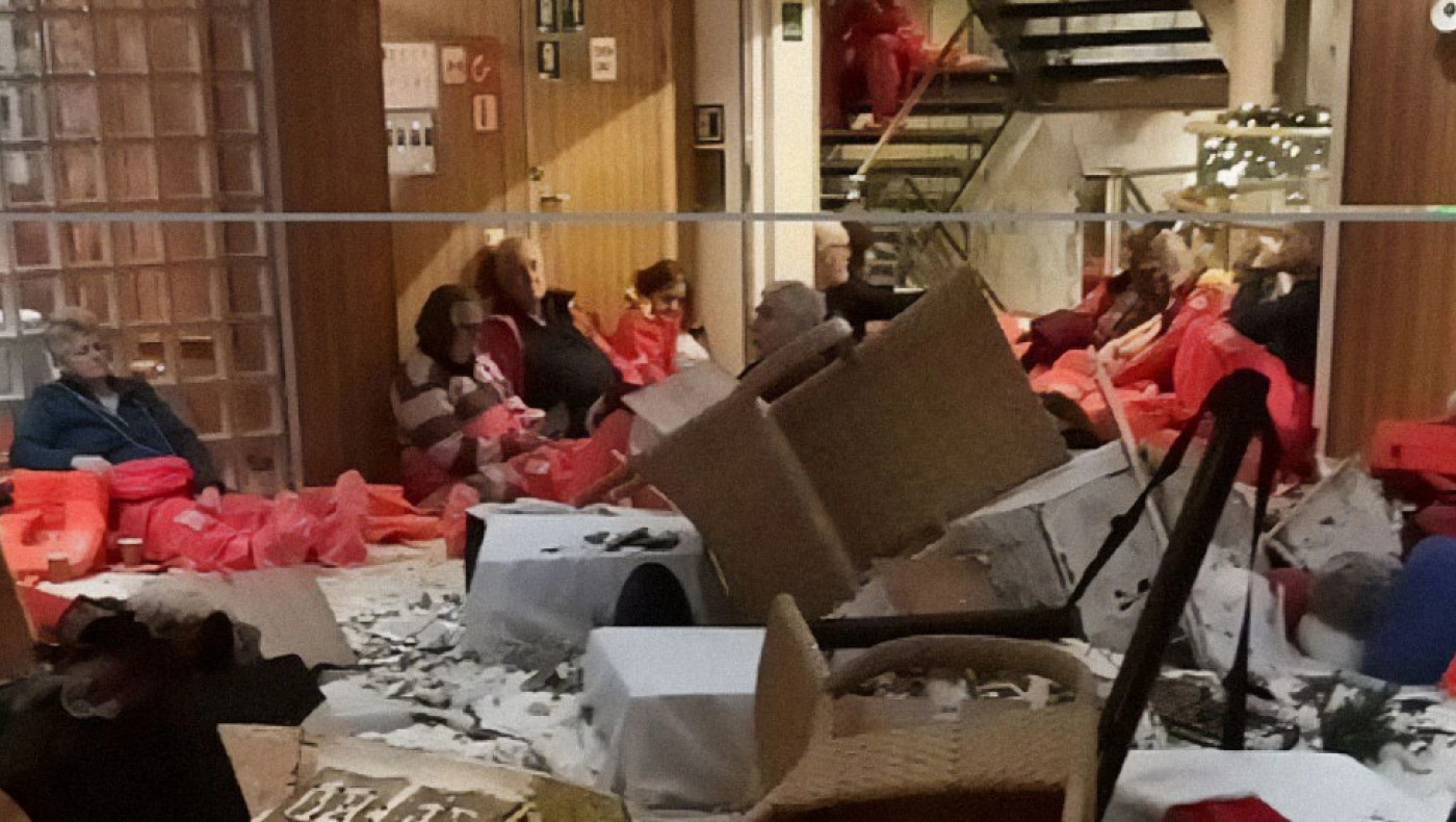 Βόρεια Θάλασσα: Κύματα 20 μέτρων, επιβάτες με σωσίβια