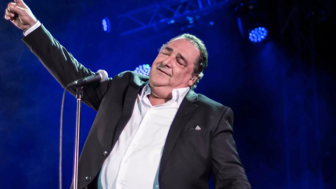 ΠΑΟΚ για Βασίλη Καρρά: «Αποχαιρετούμε έναν μεγάλο λαϊκό τραγουδιστή και γνήσιο ΠΑΟΚτση»