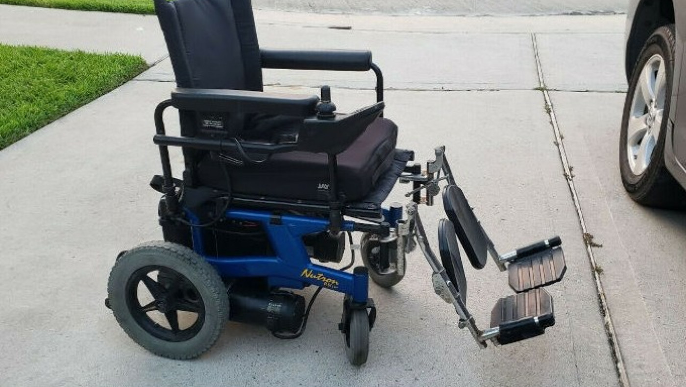 Επίδειξη θράσους στον Βόλο: Έκλεψαν αναπηρικό καροτσάκι και έκαναν βόλτες!