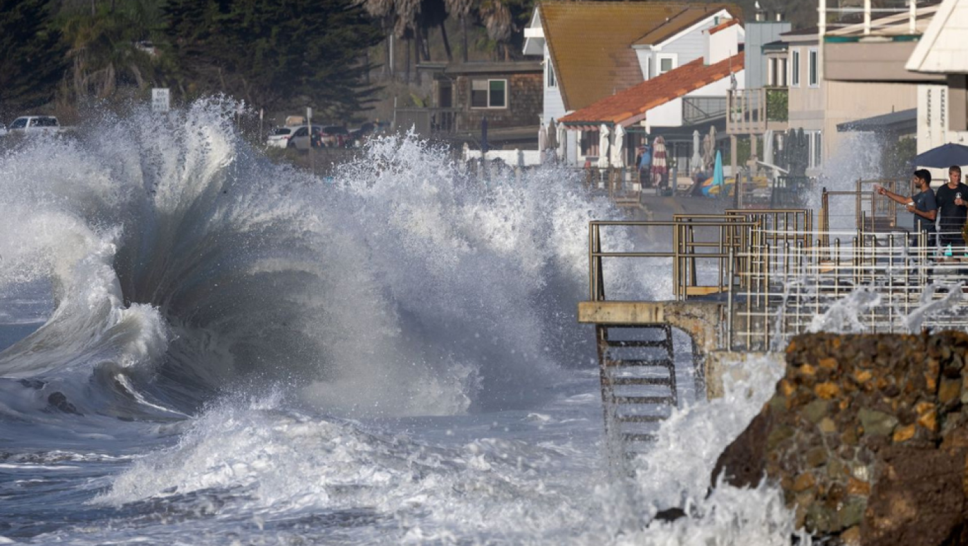 Καλιφόρνια: Προειδοποίηση στους κατοίκους για κύματα ύψους 12 μέτρων
