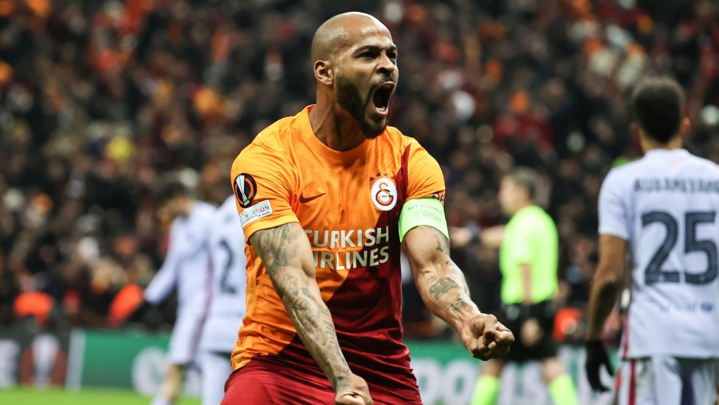 «Ο Παναθηναϊκός συζητάει με τη Σεβίλλη για τον Μαρκάο»