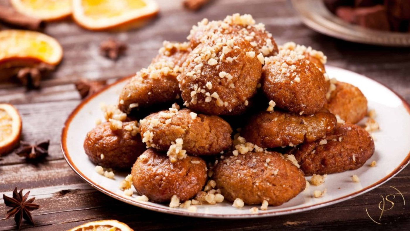 Πόσο πρέπει να περπατήσετε για να κάψετε ένα μελομακάρονο