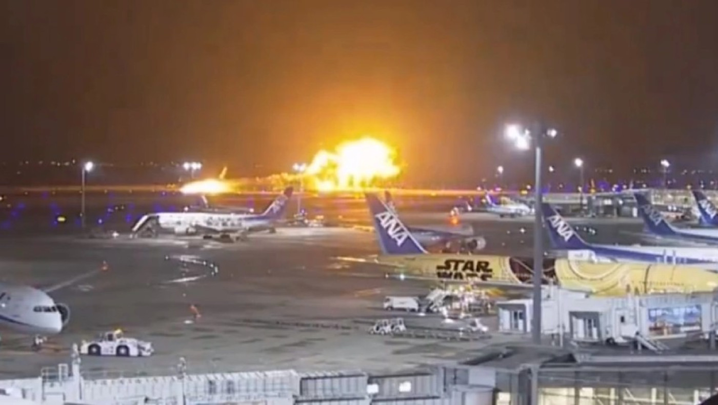 Ιαπωνία: Φωτιά σε αεροσκάφος της Japan Airlines με 367 επιβάτες
