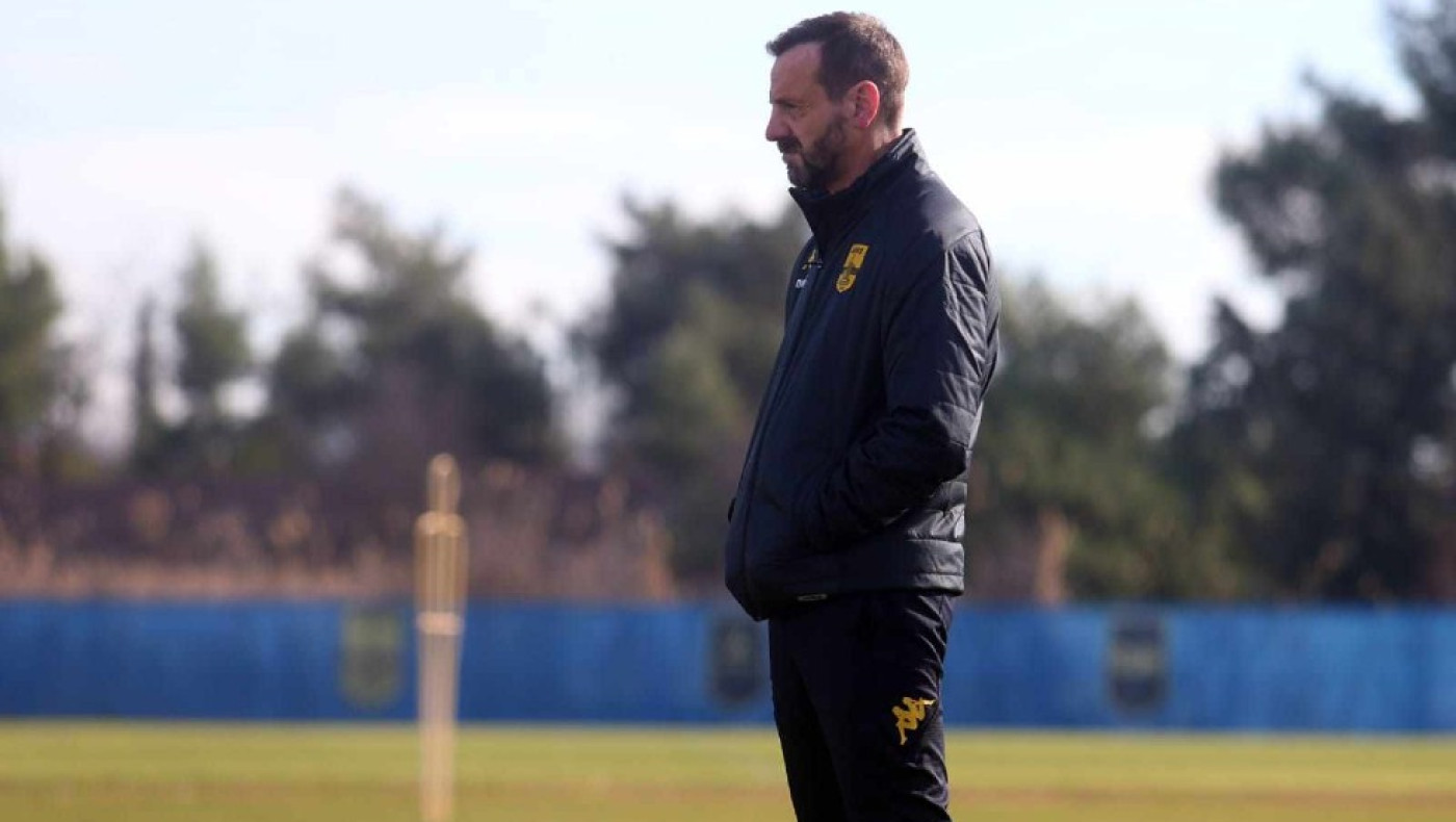 Δείχνει 11άδα ο Μάντζιος για το σαββατιάτικο ματς με την Τρίπολη