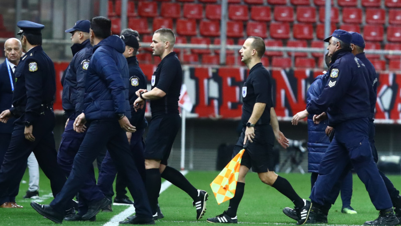 Βετεράνοι Ολυμπιακού: «Κανείς δεν μπορεί να παίζει με τη μεγαλύτερη ελληνική ομάδα, συνένοχη η κυβέρνηση»