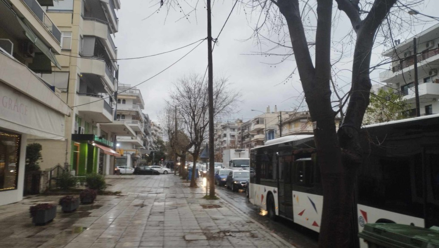 Θεσσαλονίκη: Απίστευτη κίνηση στην Όλγας - Σταματημένα τα αυτοκίνητα