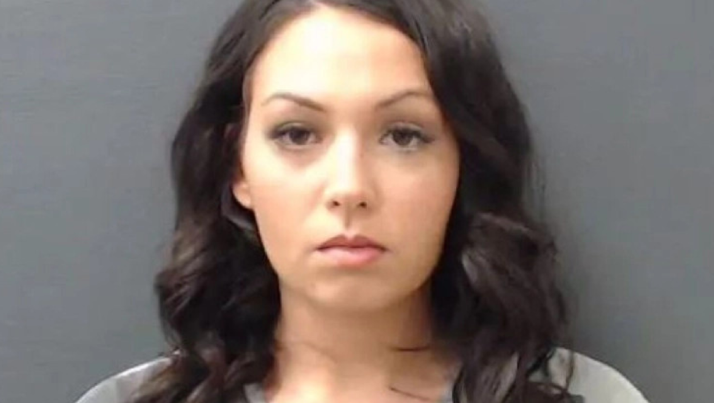 ΗΠΑ: Καθηγήτρια έβαζε μαθητές να φυλάνε τσίλιες για να κάνει σεξ με 16χρονο