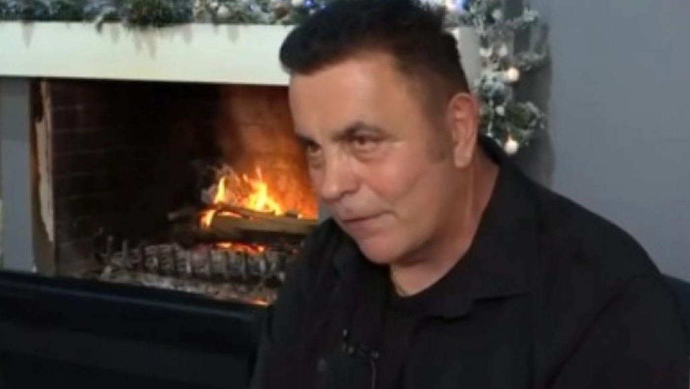 Χάρης Ακριτίδης: Δεν κάνω τίποτα μόνος μου, η γυναίκα μου με κάνει μπάνιο και μου φοράει τα εσώρουχα