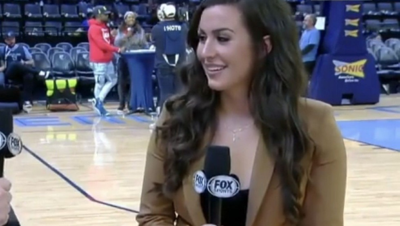 Γκρίζλις: Η εντυπωσιακή ρεπόρτερ αγωνιστικού χώρου είναι πρώην μπασκετμπολίστρια