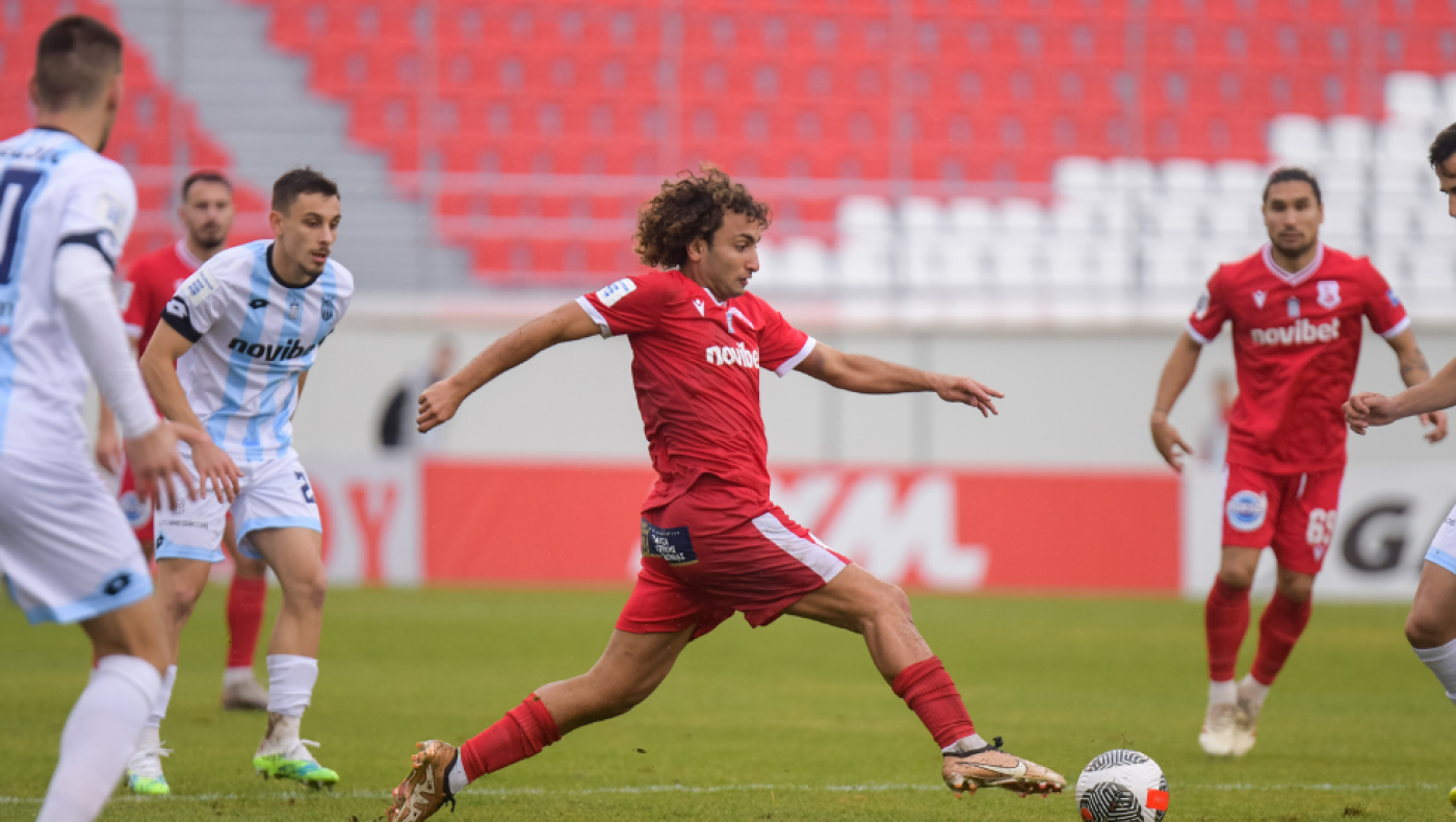 Τραϊανόπουλος: «Ο Ουάρντα έχει ανεβάσει τον Πανσερραϊκό, είναι μεγάλος παίκτης»