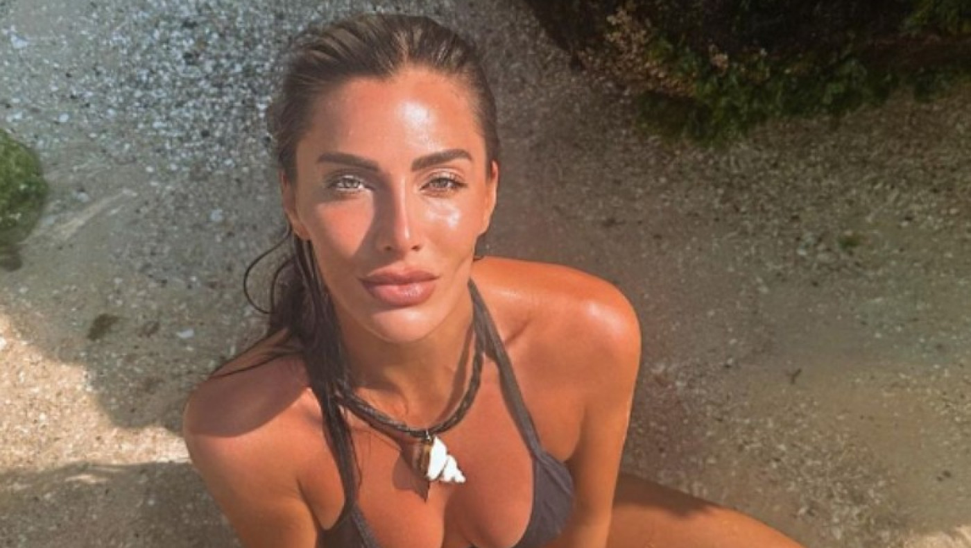 Πρώτο θέμα στη Σερβία η μελαχρινή που εμφανίστηκε στην προπόνηση του Τζόκοβιτς!