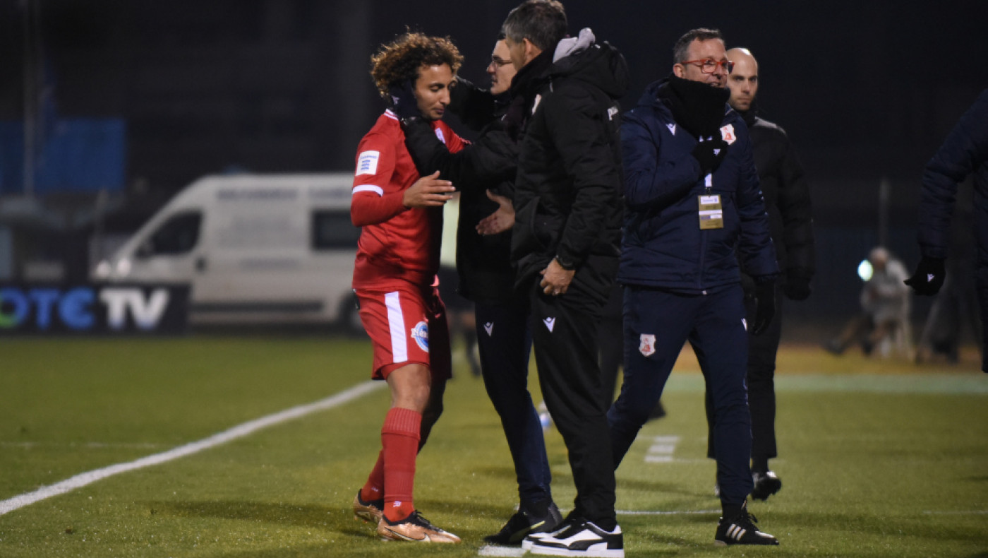 Πανσερραϊκός: Άνοιξε λογαριασμό ο Αμρ Ουάρντα