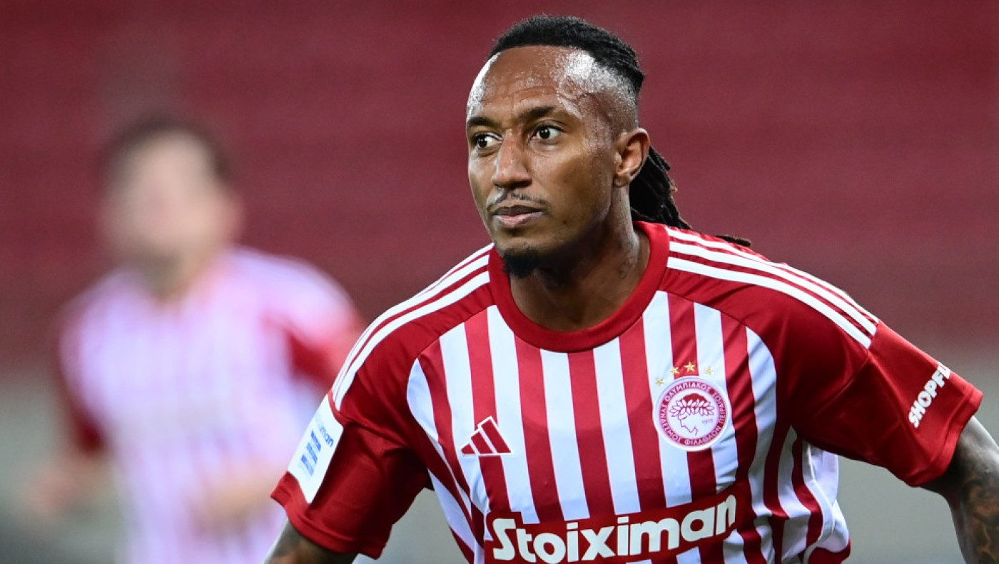 Η ενδεκάδα του Ολυμπιακού με Μαρτίνς και Καρβάλιο